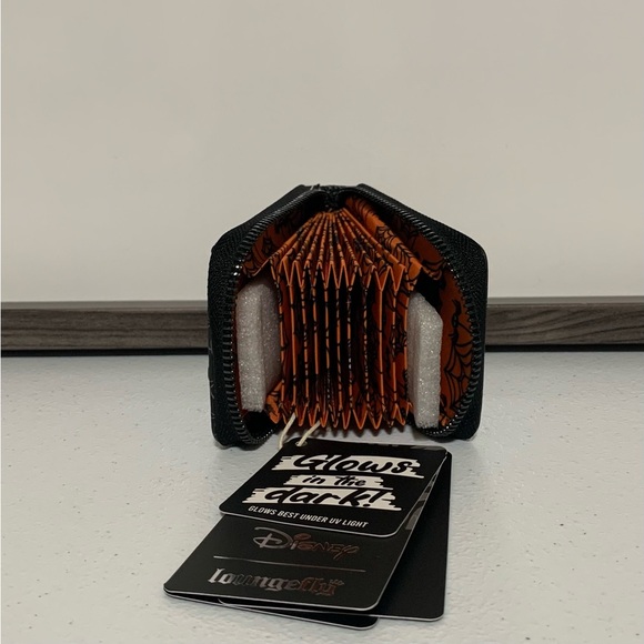 Loungefly Disney Minnie Mouse Spider Mini Backpack and Accordion Wallet - Picture 11 of 16